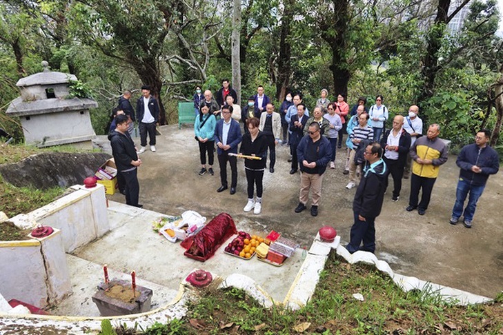 潮州商会和同乡组织在刚过去的清明节到和合石义山总墓拜祭